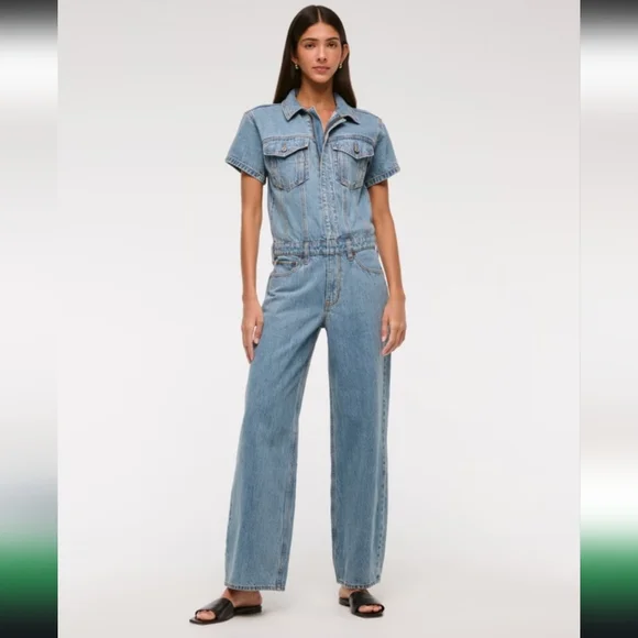 Abercrombie & Fitch Medium Wash Short Sleeve Straight Leg Tall Denim Jumpsuit - Picture 1 of 13
